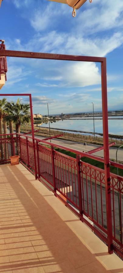 La Darsena Rooms Маргерита-ди-Савойя Экстерьер фото